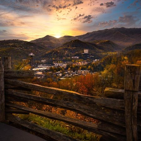 A Higher Calling, 1089 Of Free Area Attraction Tickets For Each Paid Day, Dollywood And More! Піджен-Фордж Екстер'єр фото
